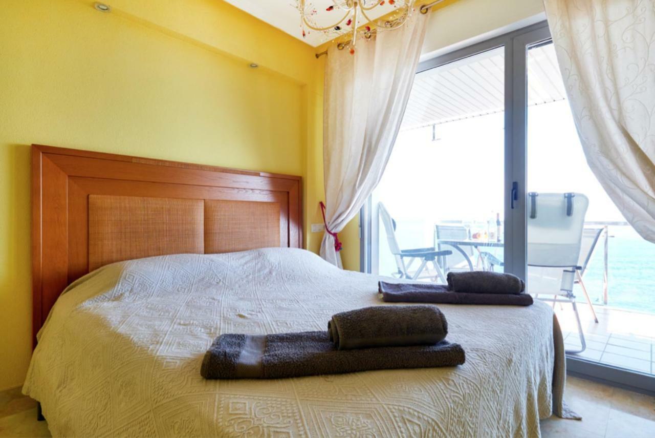 Sea Front Callas De Torrevieja Apartamento Exterior foto